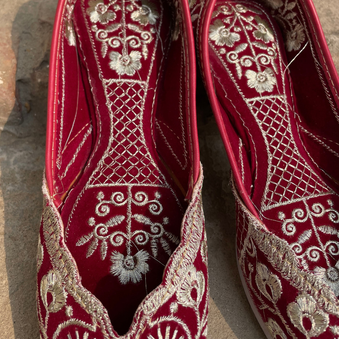 Gulnaz Maroon – Lohari Jutti 2025