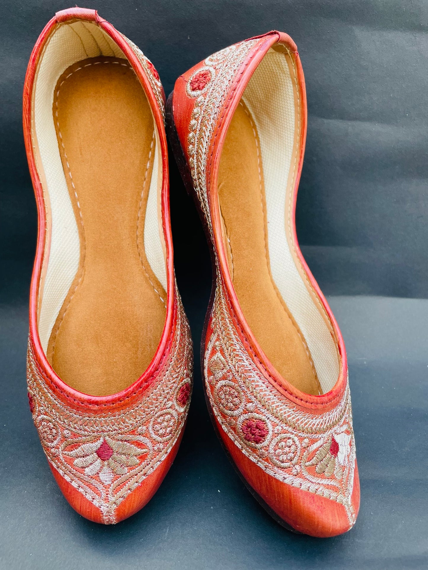 Rosé Radiance Embroidered Jutti