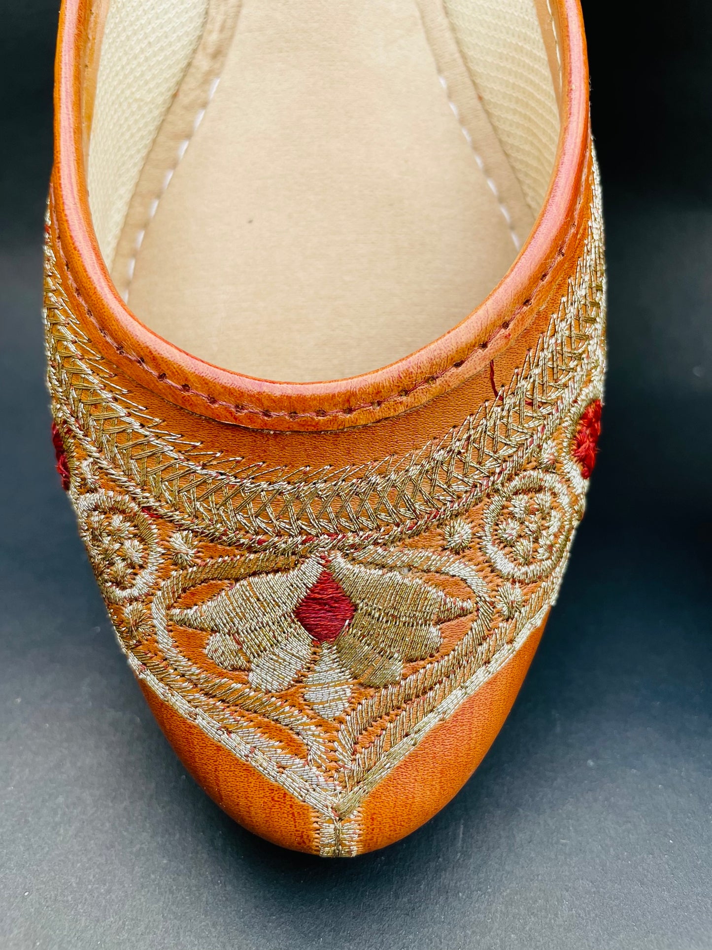 Amber Grace Embroidered Leather Jutti