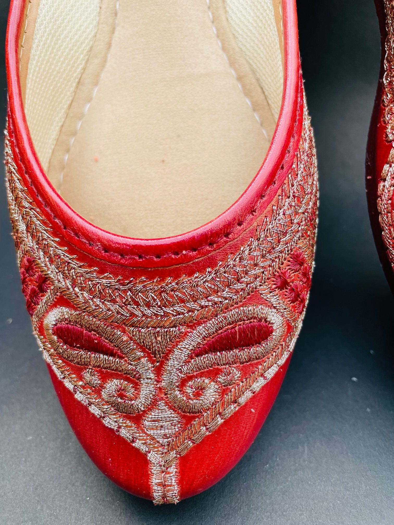 zameen noor wines -Red & Silver Elegance