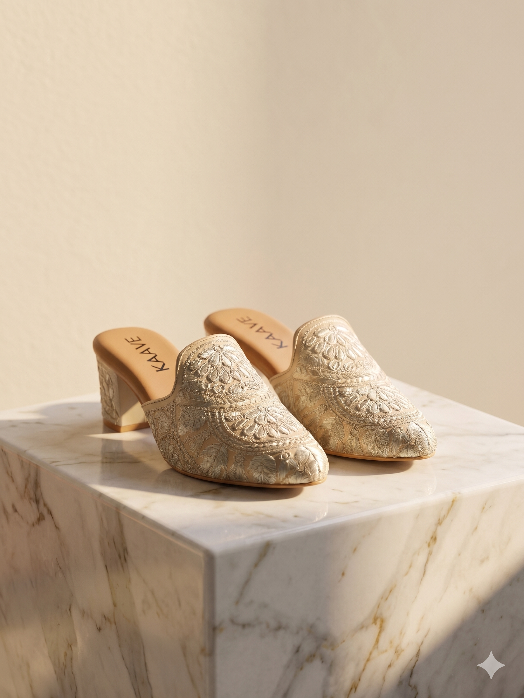 Heel Jutti Golden Colour