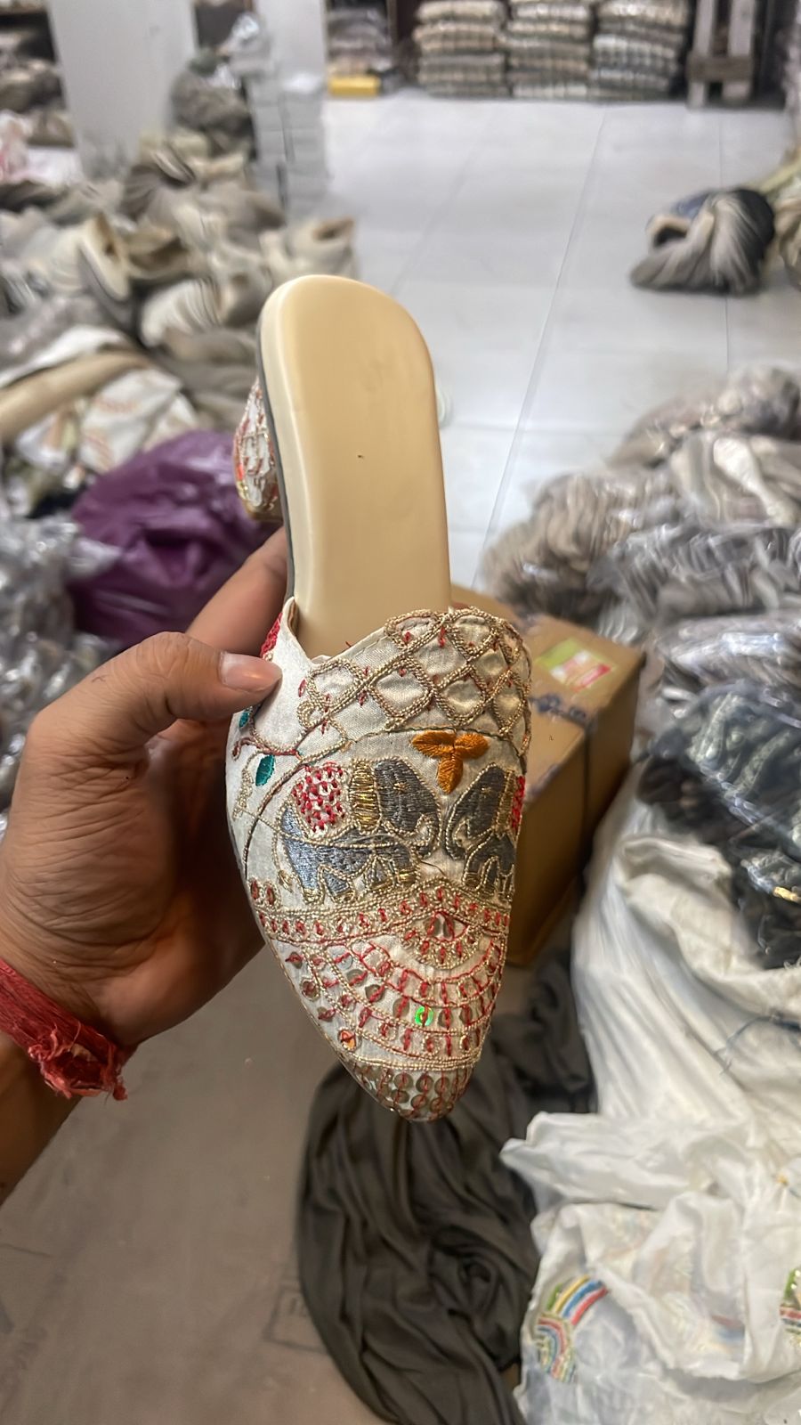Heel Jutti with Elephant Pattern