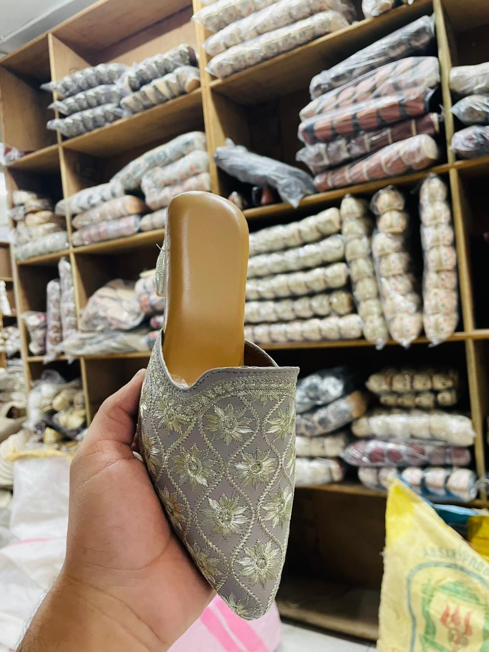 Heel Jutti with Silver Variant