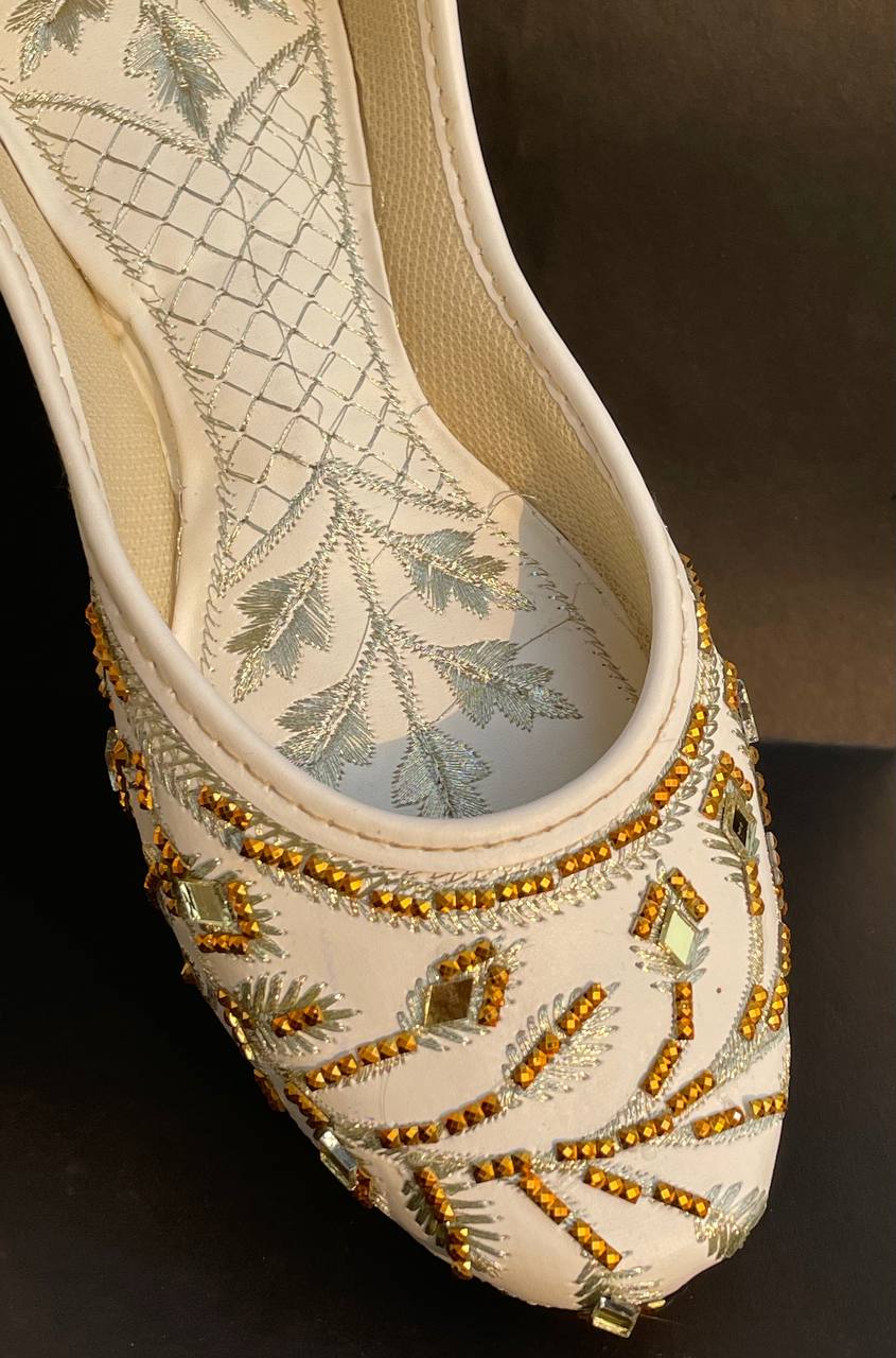 sheesh kari jutti