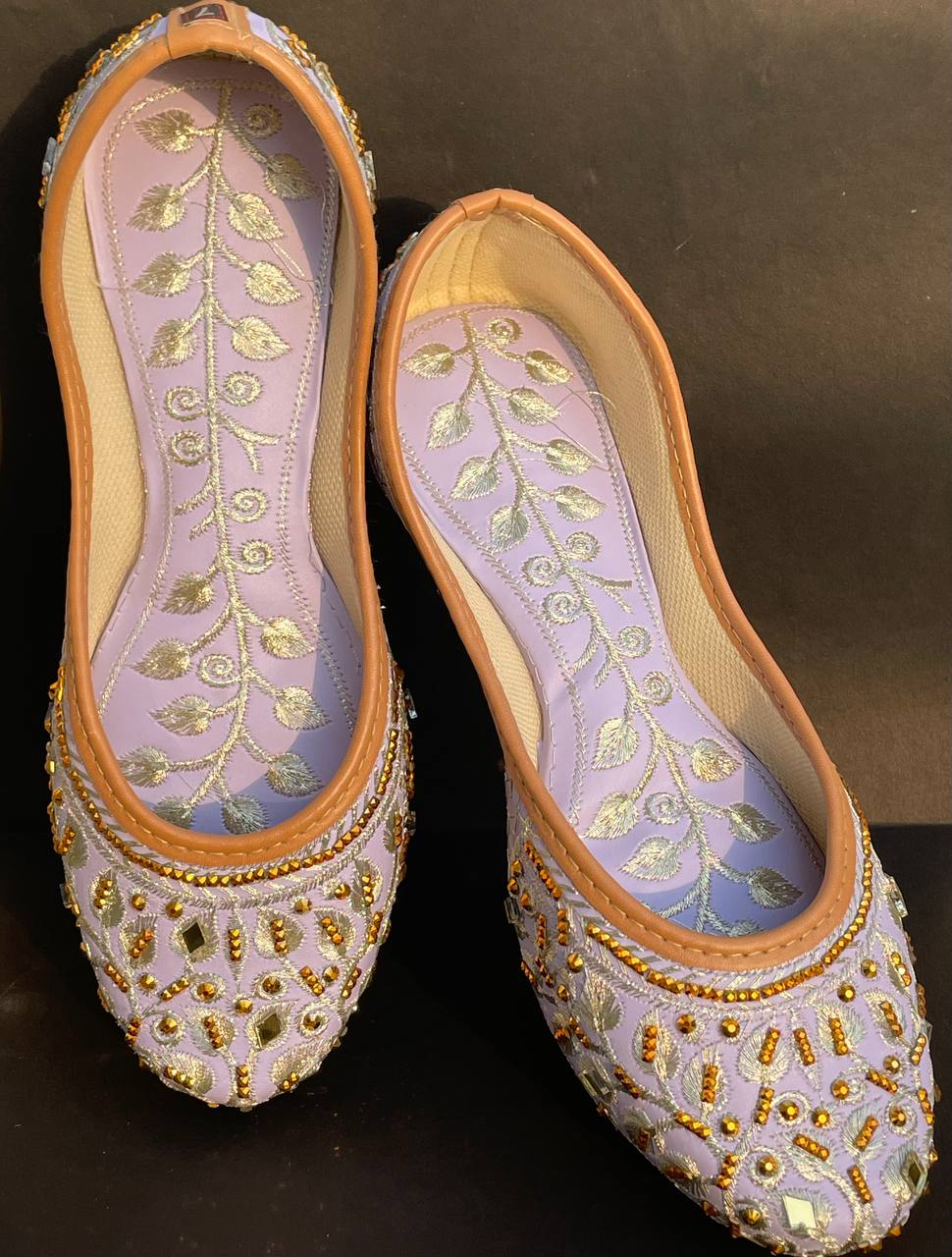 sheesh kari jutti